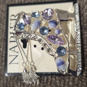 NAPIER BRAND FASHION JEWELRY PIN FANCY STONES SILVERSTONE ICE SKATE